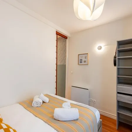 Designer And Stylish Flat In Vibrant Belleville Neighborhood Near The Metro Parigi